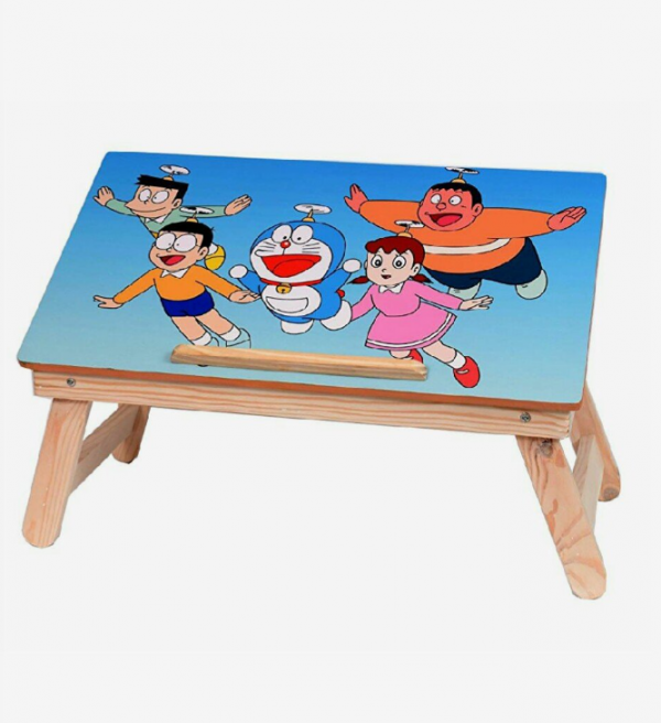 Meja dengan gambar kartun karakter favorit anak